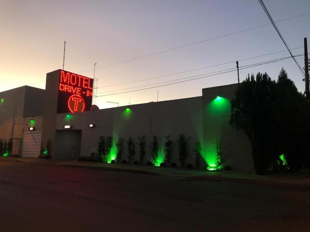 Motel Drive In T - Prolongamento Da Avenida Getulio Vargas Facil Acesso Ao Shopping Patio Chapecó Exteriör bild
